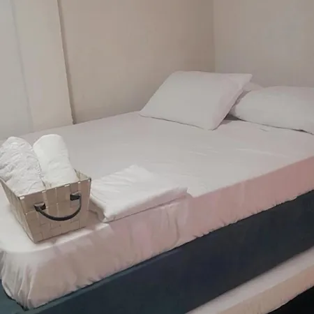 In Guest - Hb6 Family With Private Bathroom Facing The Sea Pensión Cartagena